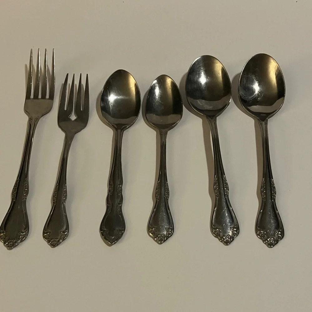 Oneida Silver‎ Flatware Set of 6 - WMA Rogers Deluxe Stainless